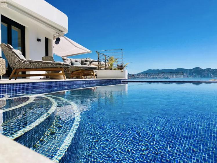 Luxurioeses Apartment In Benidorm Mit Pool Esterno foto