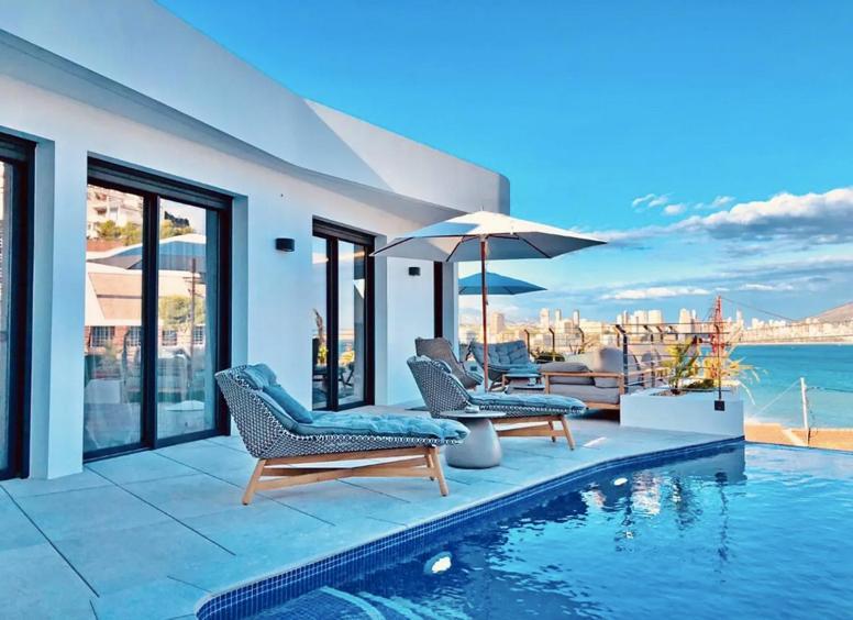 Luxurioeses Apartment In Benidorm Mit Pool Esterno foto