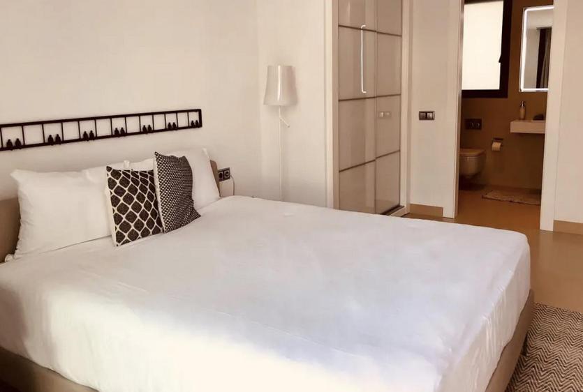 Luxurioeses Apartment In Benidorm Mit Pool Esterno foto